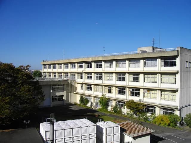 成田北高校の外観