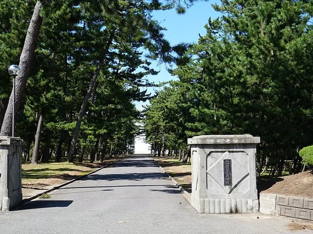 西目高校の外観