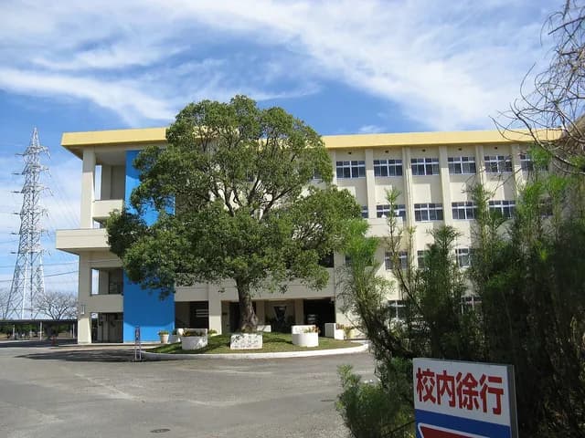 延岡青朋高校の外観