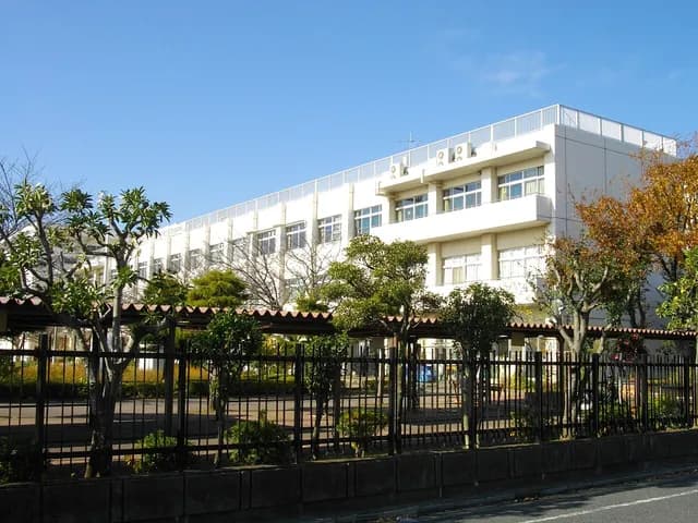農産高校の外観