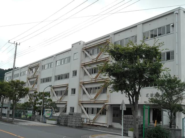 沼津工業高校の外観