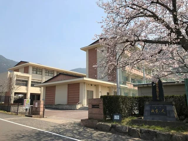 小浜高校の外観