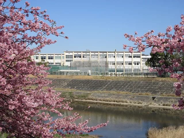 岡崎商業高校の外観