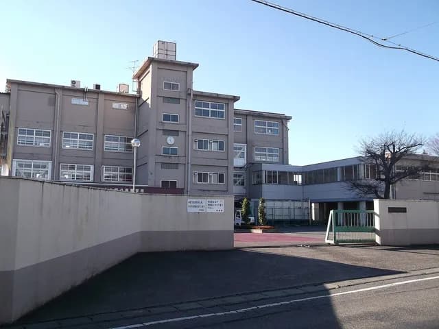大間々高校の外観