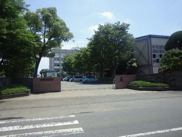 大宮東高校の外観