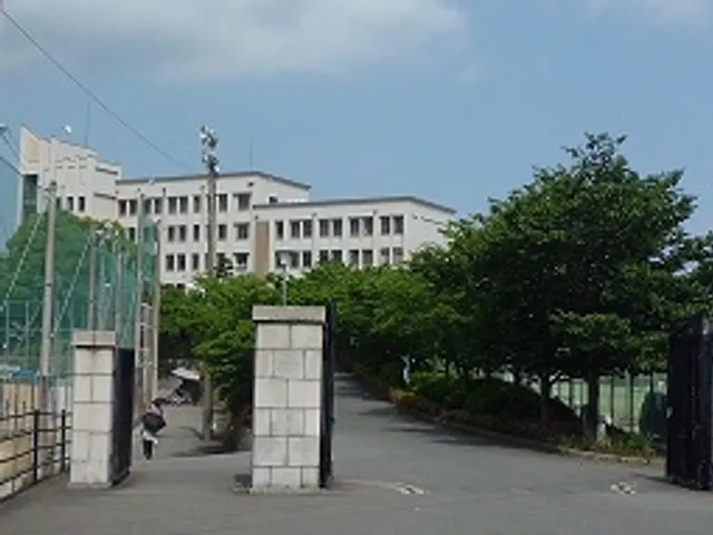 大村高校の外観