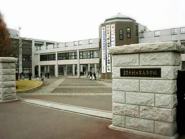 大村工業高校の外観