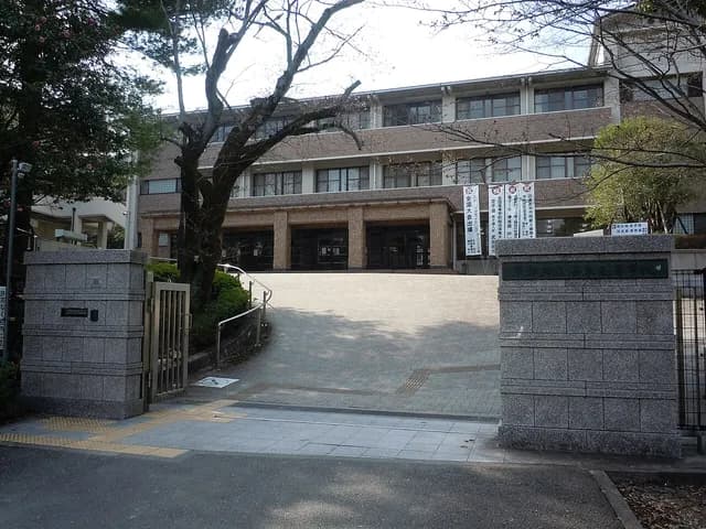 洛東高校の外観