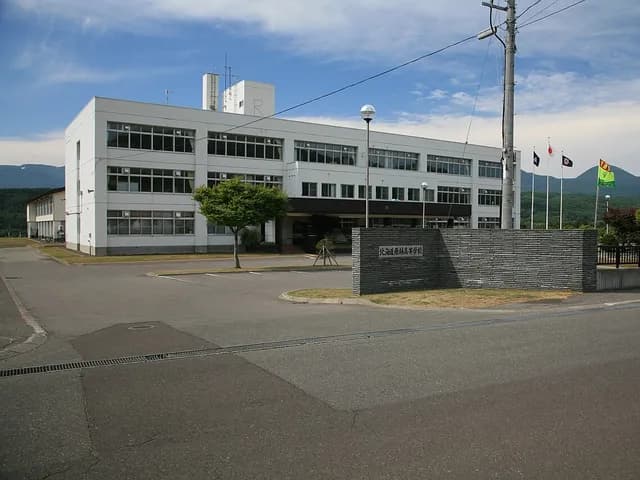 蘭越高校の外観