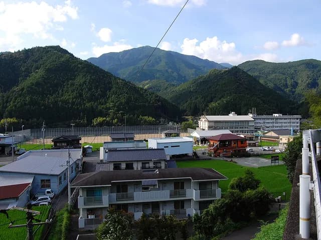嶺北高校の外観