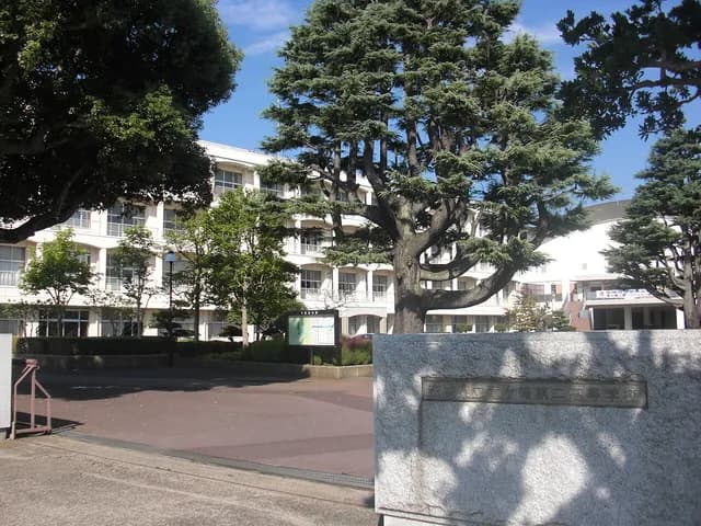 竜ヶ崎第二高校の外観
