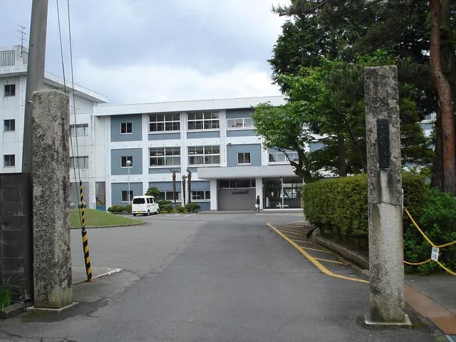 鯖江高校の外観