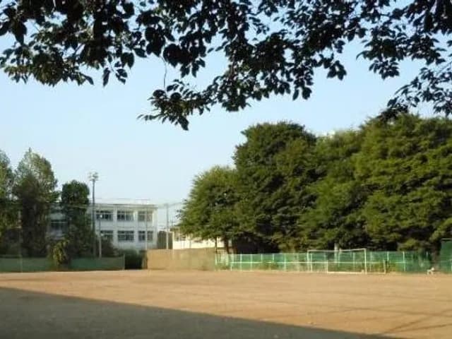鷺宮高校の外観