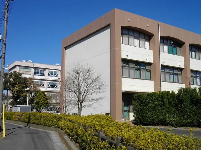 いずみ高校の外観