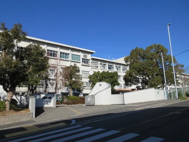 堺東高校の外観