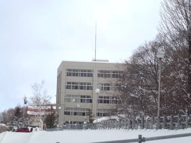 札幌南陵高校の外観