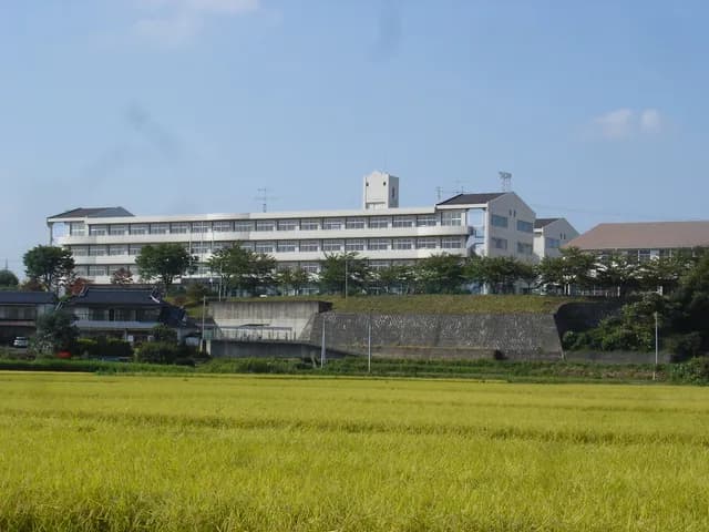 清陵情報高校の外観