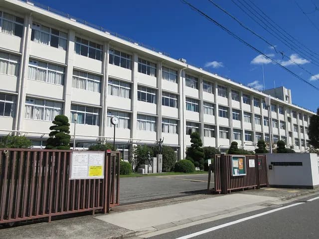 渋谷高校の外観