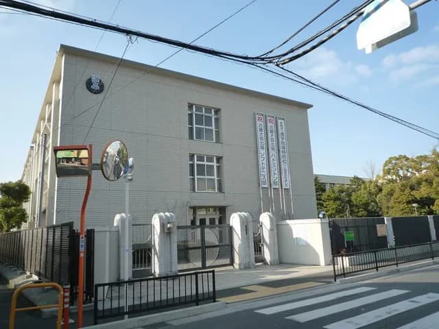 四條畷高校の外観