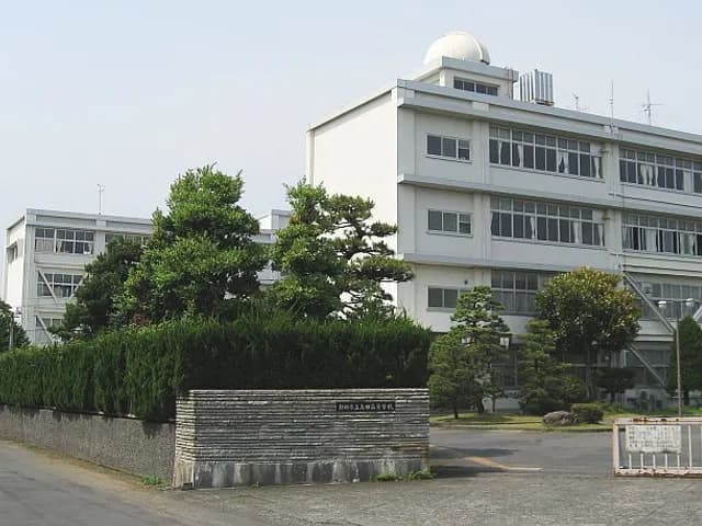 島田高校の外観
