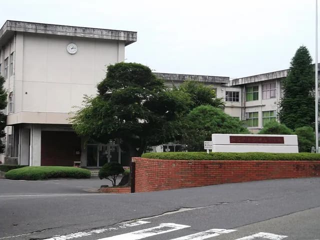 修明高校の外観