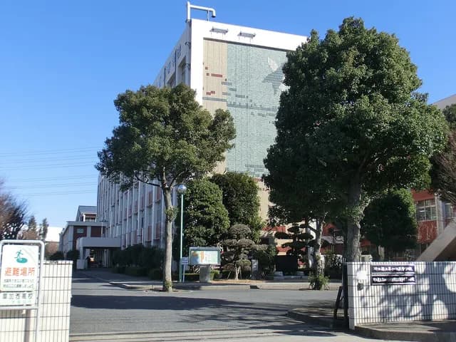 草加西高校の外観