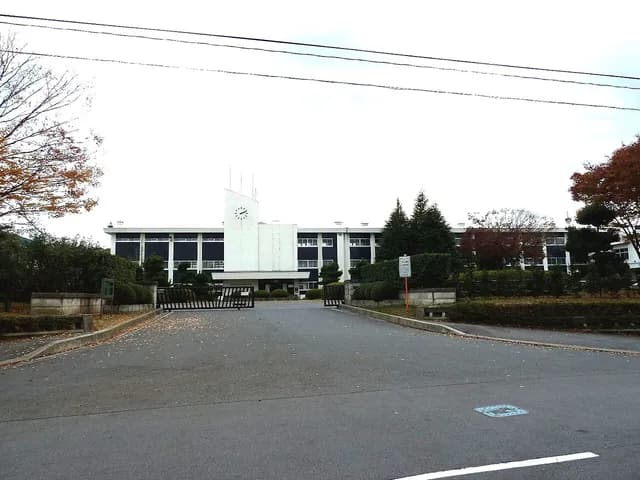 平工業高校の外観