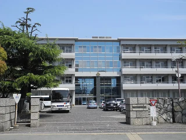高松商業高校の外観