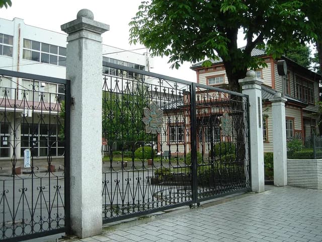 栃木高校の外観