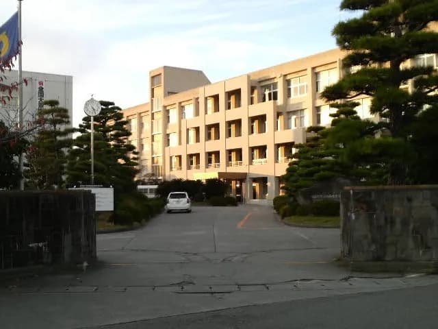 徳島商業高校の外観