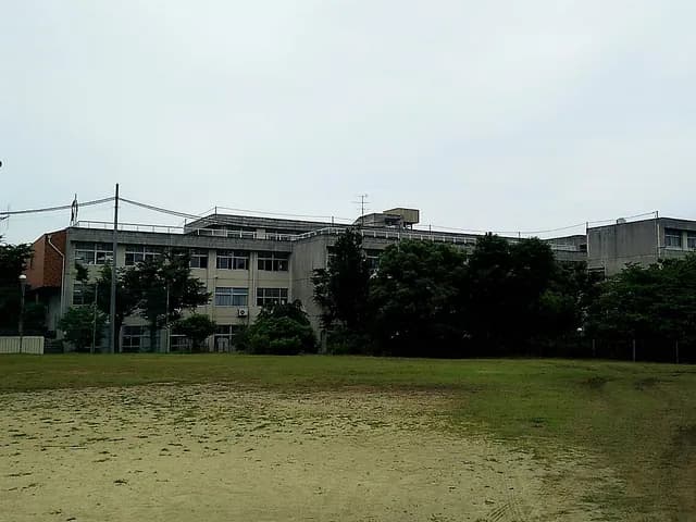 豊田高校の外観