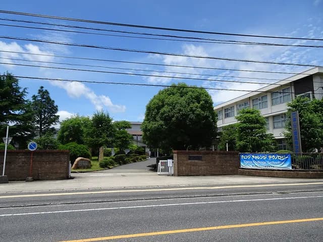 津山工業高校の外観