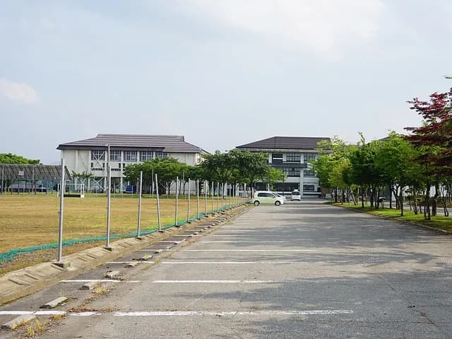 羽後高校の外観