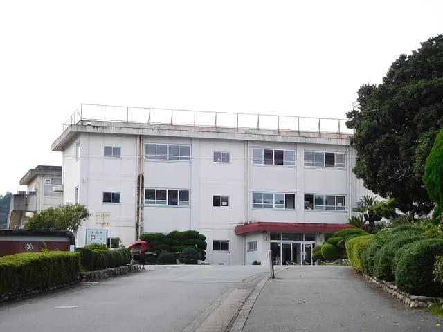 宇治山田商業高校の外観
