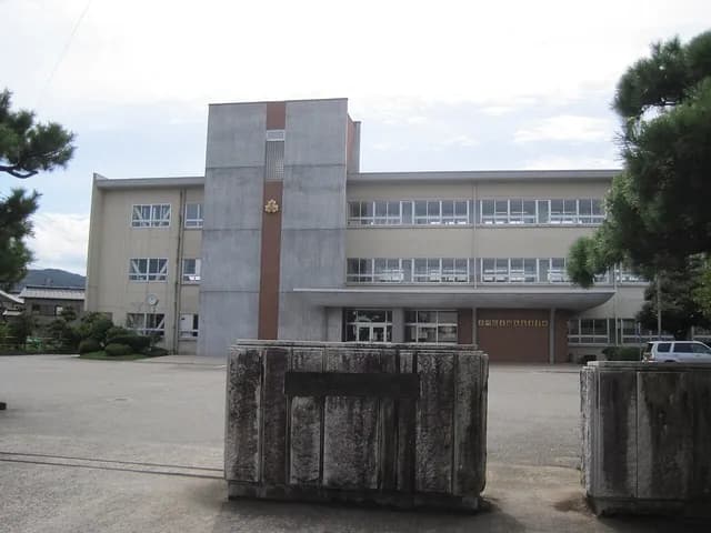 輪島高校の外観