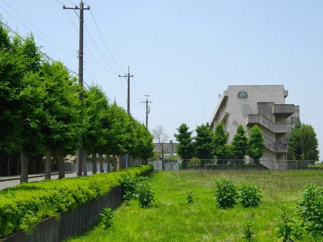 八街高校の外観