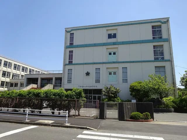 八千代東高校の外観
