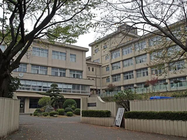 大和南高校の外観
