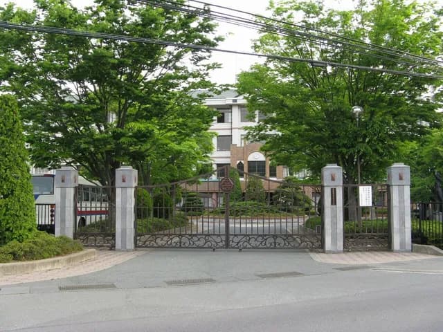 屋代高校の外観