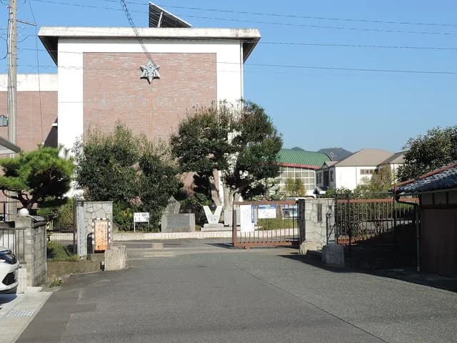 野洲高校の外観
