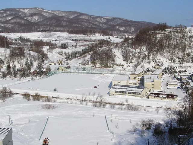 余市紅志高校の外観