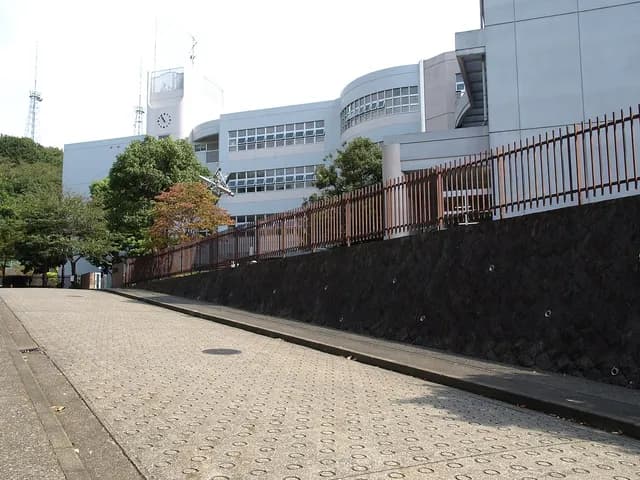 横浜国際高校の外観