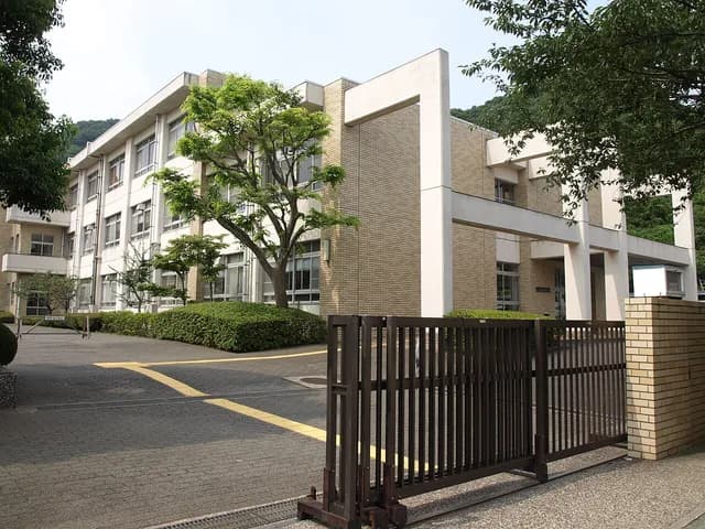 横須賀南高校の外観