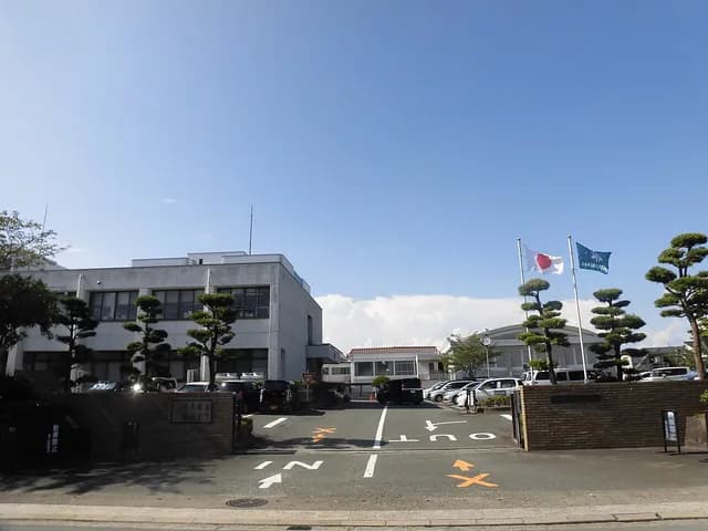 湧心館高校の外観