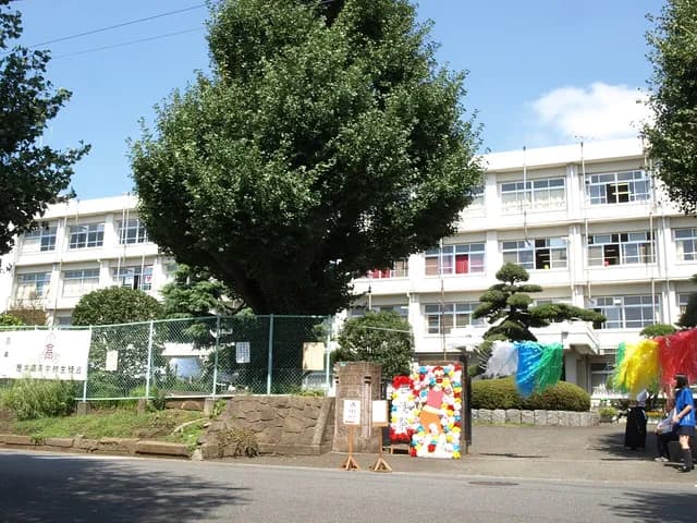厚木高校の外観