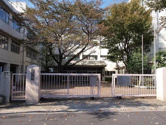千歳丘高校の外観
