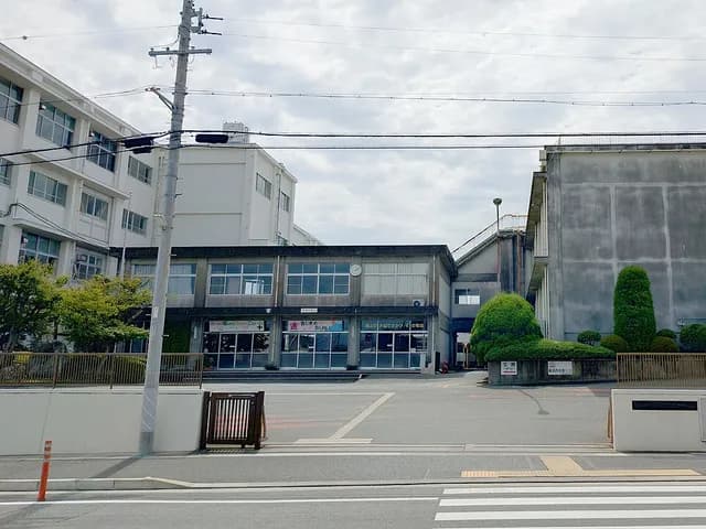 磐田西高校の外観