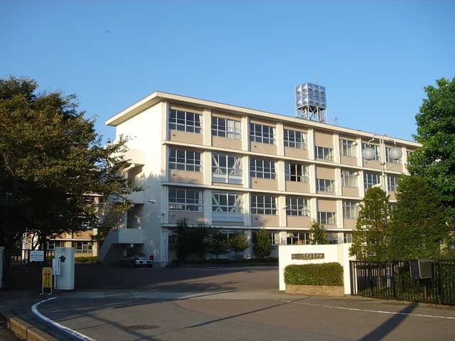 可児高校の外観