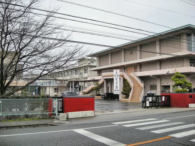 可児工業高校の外観