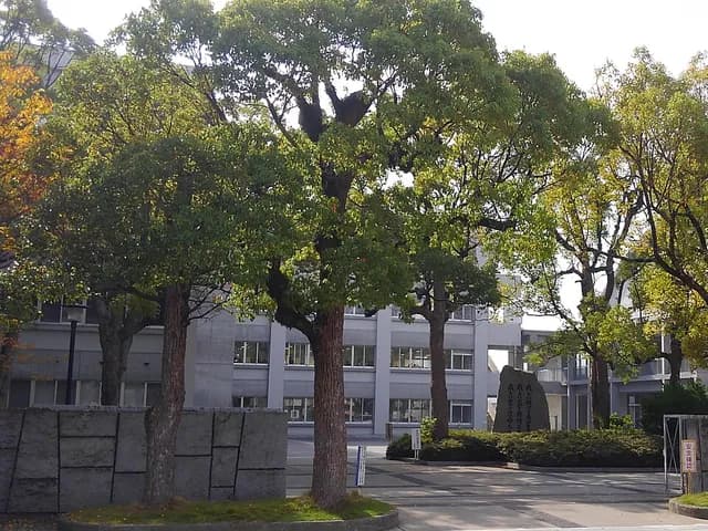 観音寺第一高校の外観